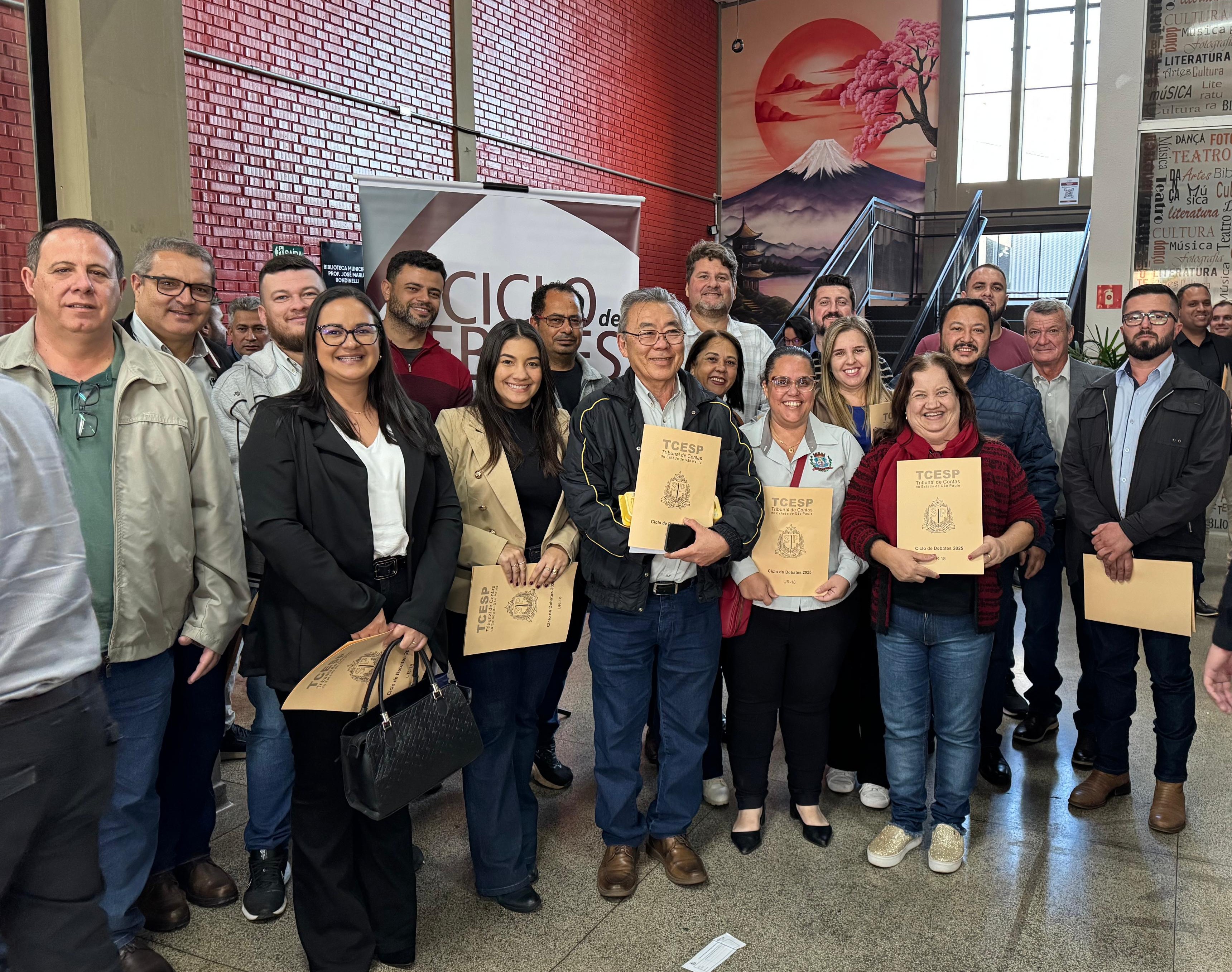 Câmara Municipal de Parapuã participa do Ciclo de Debates do TCE-SP 2025